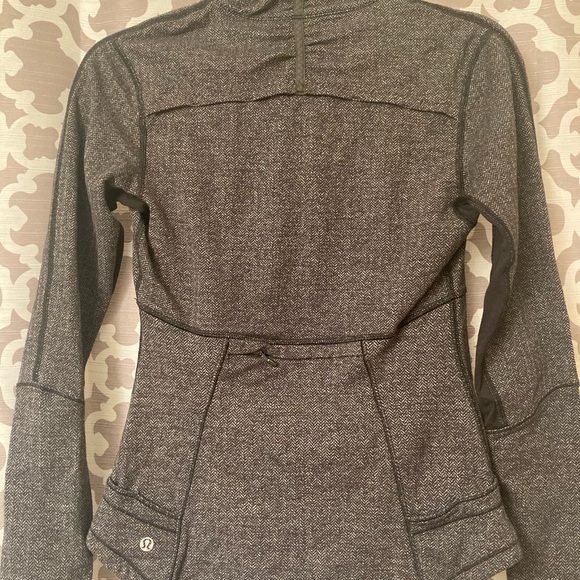 Lululemon 1/2 zip pullover.                          GUC. Herringbone - Picture 3 of 4